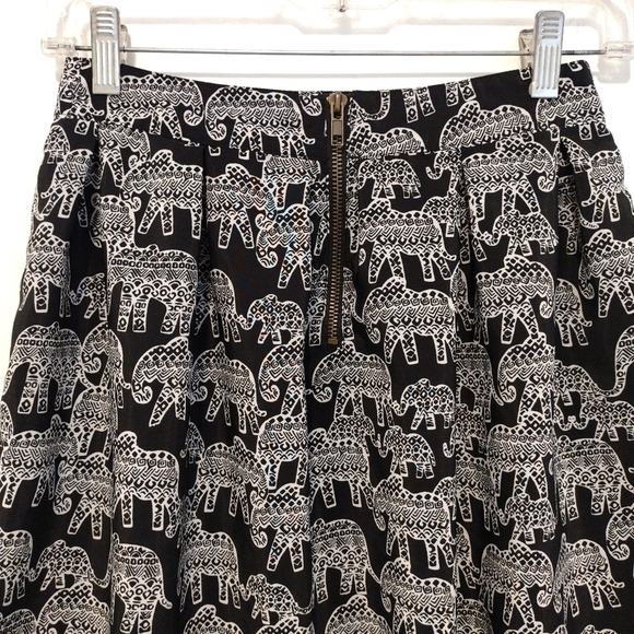 Aeropostale - Elephant Print Pleated Mini Skirt - Picture 7 of 10